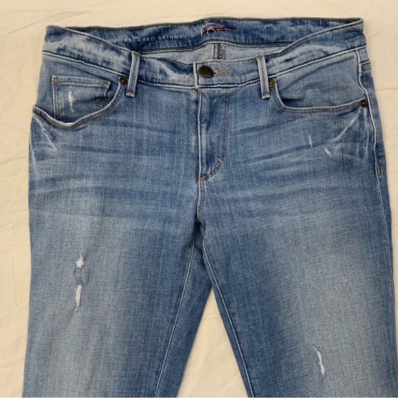 Ann Taylor Loft Relaxed Skinny Jeans 
Size 2/26 
Light Wash Distressed Denim - Picture 6 of 16